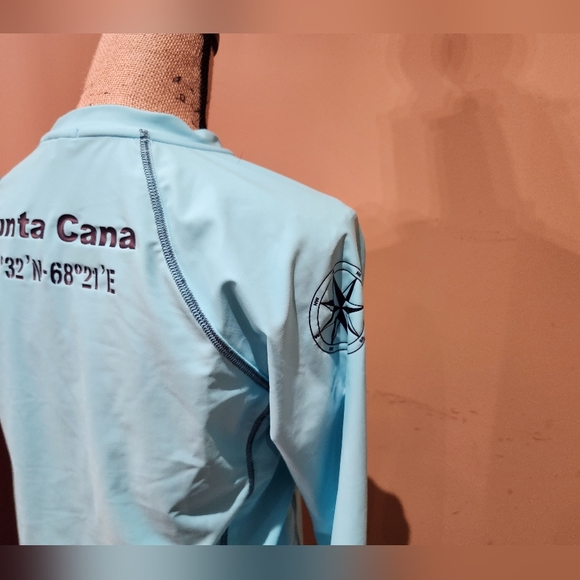 Club Med Sun Shirt - Picture 4 of 8